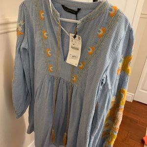 Embroidered Zara tunic, white and blue